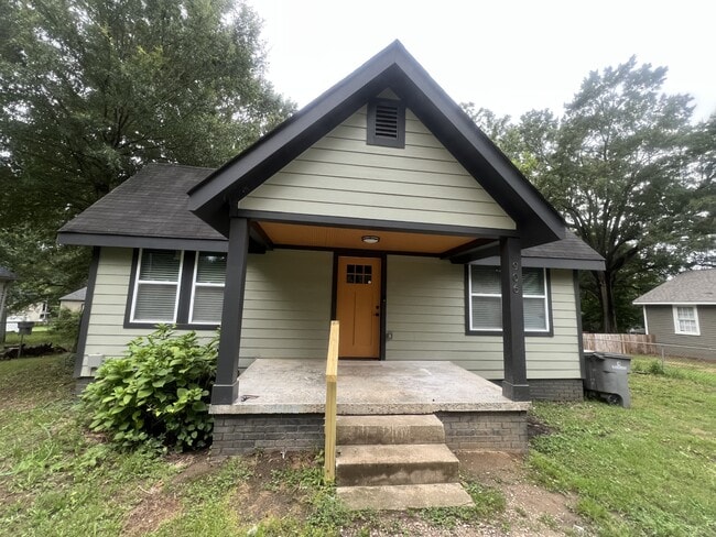 property at 906 Skyland St