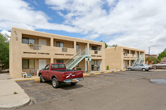 2412 Rice Ave NW in Albuquerque, NM - Building Photo - Building Photo