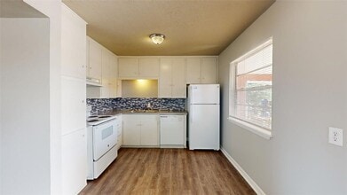 3800 E 29th St, Unit 15 in Bryan, TX - Building Photo - Building Photo