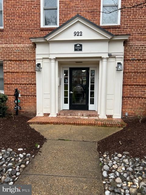 property at 922 S Washington St
