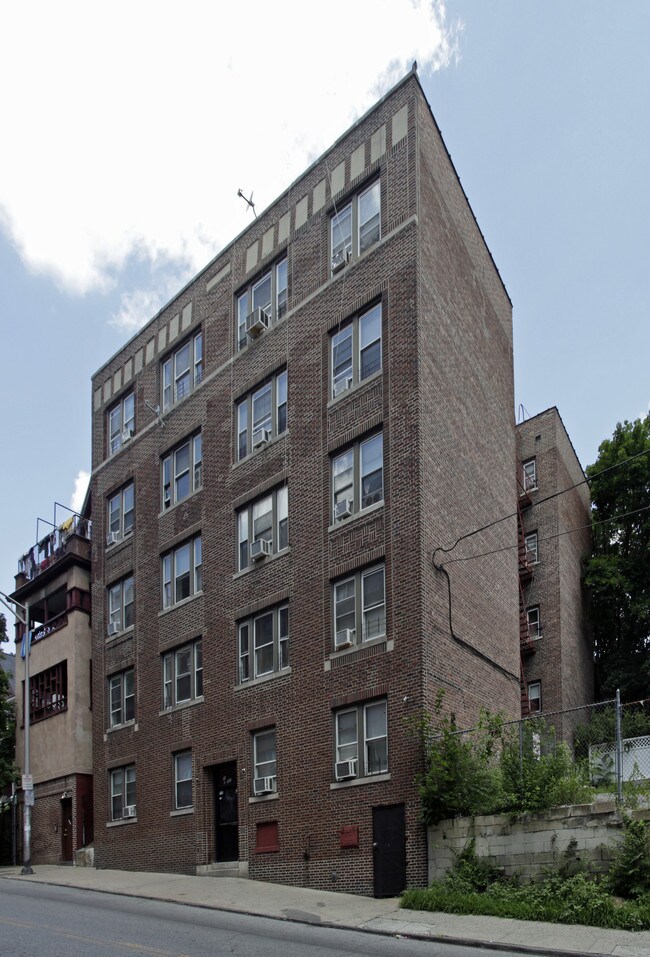 69 Caryl Ave in Yonkers, NY - Building Photo - Building Photo