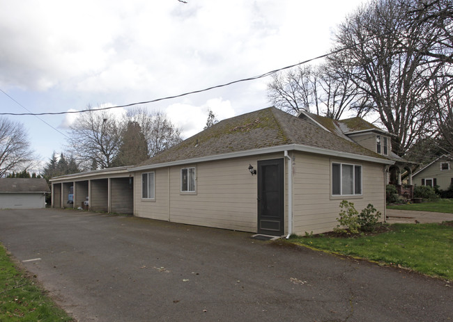 2508 Pacific Ave in Forest Grove, OR - Building Photo - Building Photo