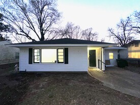 1453 Fairview Ave in Greenville, MS - Building Photo