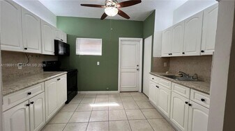 113 NW 35th St in Miami, FL - Building Photo