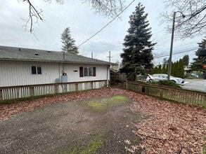 Kostar Duplex, Unit North Duplex in Kirkland, WA - Building Photo - Building Photo