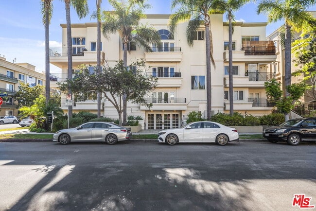 property at 435 Arnaz Dr
