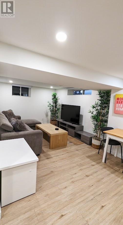 2301 Lawrence Ave W in Toronto, ON - Building Photo - Building Photo