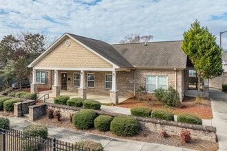 Tifton Estates in Tifton, GA - Building Photo - Lobby