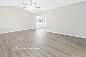 2463 Rockwood Way SW in Stone Mountain, GA - Foto de edificio - Building Photo
