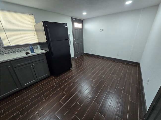 1501 Asbury St, Unit B in Houston, TX - Building Photo - Building Photo