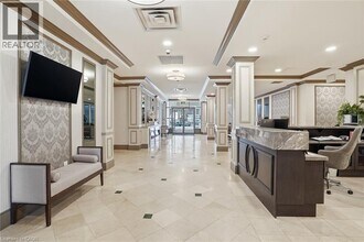 442 Maple Ave in Burlington, ON - Building Photo - Building Photo