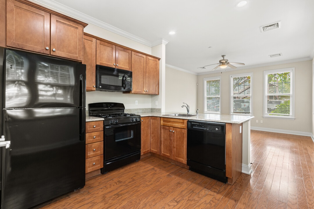 Chelsea Place in Bay Shore, NY - Building Photo