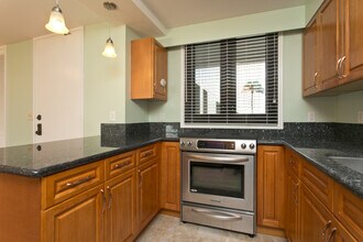1600 Ala Moana Blvd in Honolulu, HI - Building Photo - Building Photo
