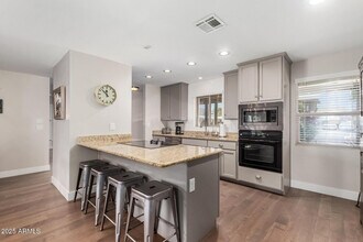 6839 E Earll Dr in Scottsdale, AZ - Building Photo - Building Photo