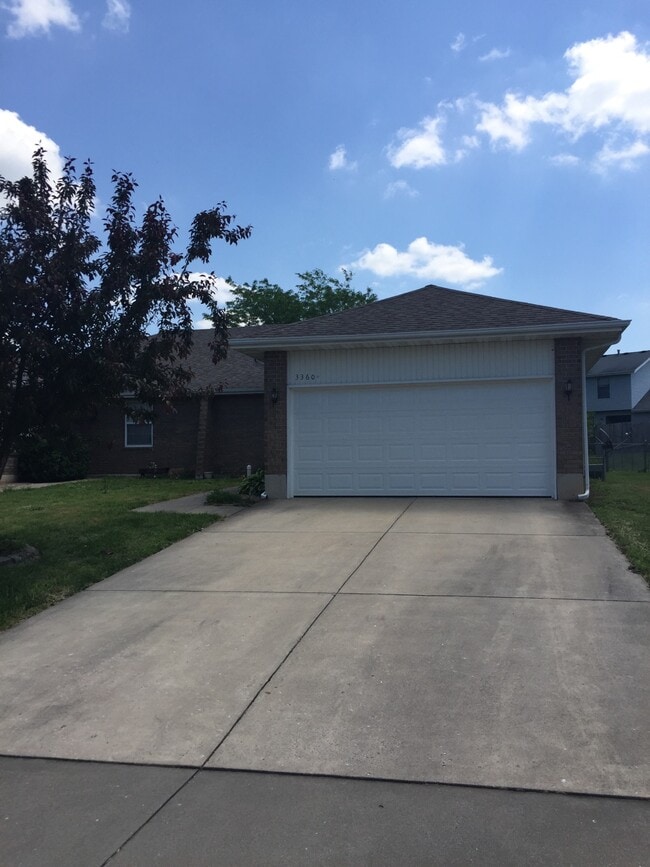 3360 S Parkmont Ct in Springfield, MO - Building Photo - Building Photo