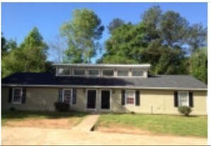105 Loblolly Dr in Athens, GA - Building Photo