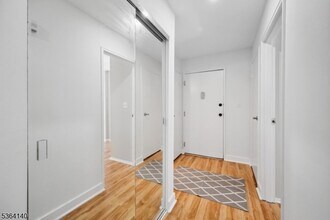 798 Eves Dr in Hillsborough, NJ - Building Photo - Building Photo