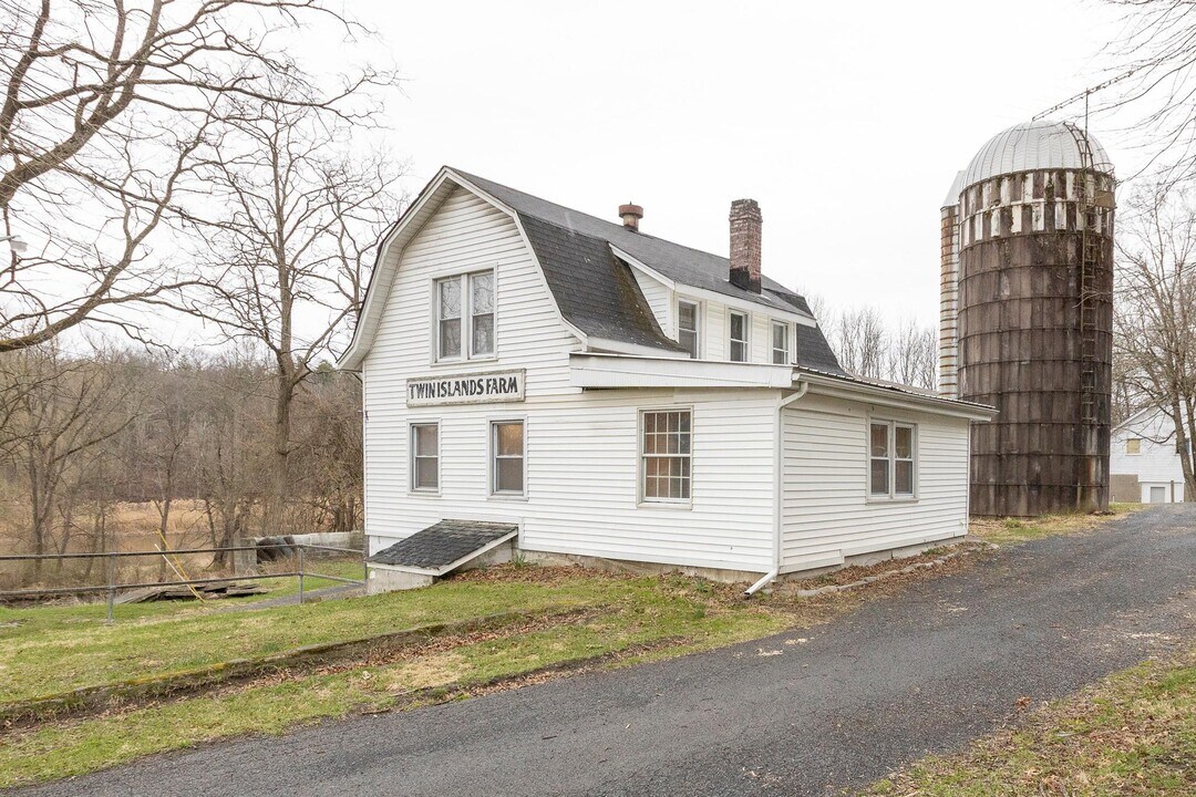 277 River Rd in Walden, NY - Building Photo