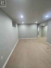 2365 Bostock Crescent in Mississauga, ON - Building Photo - Building Photo