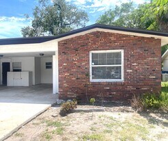 2216 Flamingo Blvd in Bradenton, FL - Building Photo