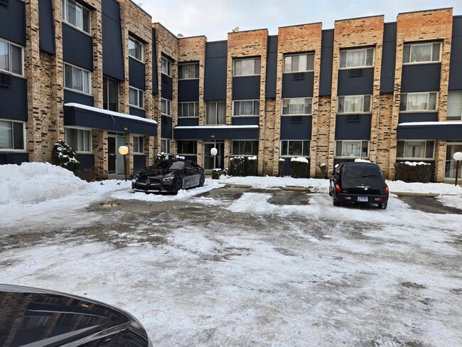 property at 8655 1/2 W Foster Ave