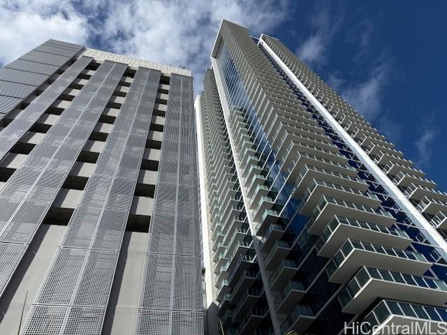 825 Ke’eaumoku St in Honolulu, HI - Building Photo
