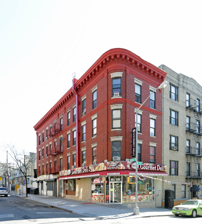 2650 Briggs Ave in Bronx, NY - Foto de edificio