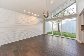6 Earlham Dr in Friendswood, TX - Building Photo - Building Photo