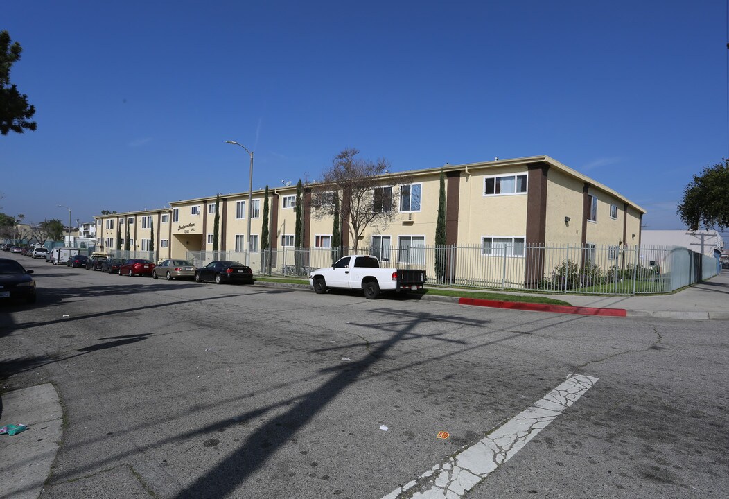 13103 Barbara Ann St in North Hollywood, CA - Building Photo