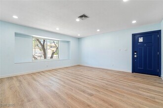 3740 Lillo St in Las Vegas, NV - Building Photo - Building Photo