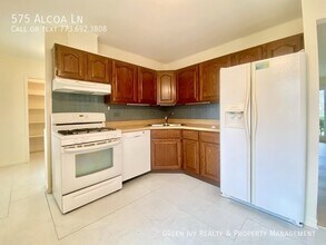 575 Alcoa Ln in Hoffman Estates, IL - Building Photo - Building Photo