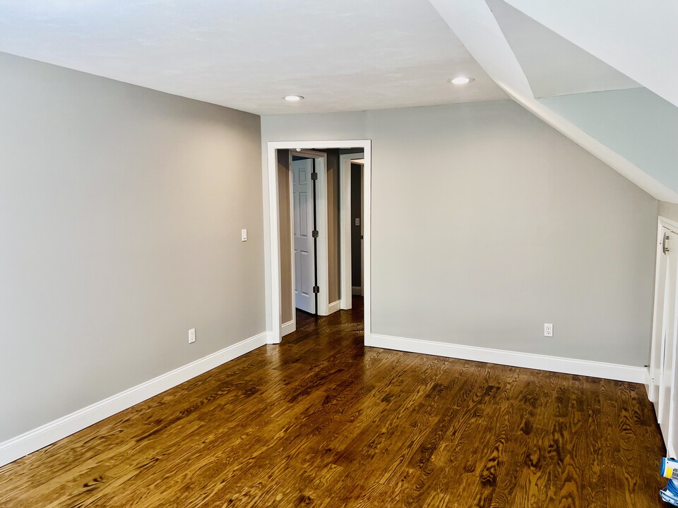 23 Custis Ave, Unit 2 in White Plains, NY - Building Photo