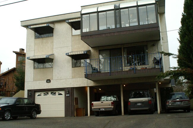 1006 N 43rd St in Seattle, WA - Building Photo - Building Photo