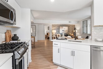 Cortland Pentagon City in Arlington, VA - Building Photo - Building Photo