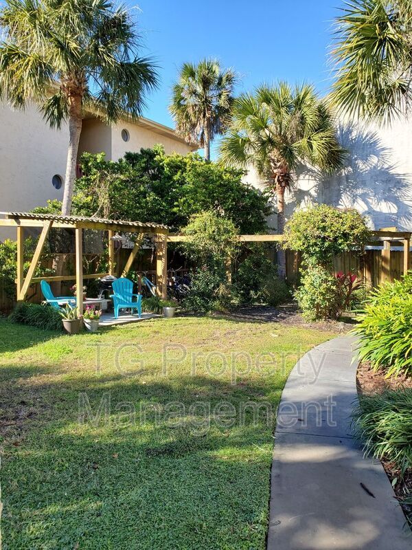 530 2nd St in Jacksonville Beach, FL - Building Photo - Building Photo