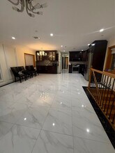 120-13 9th Ave in Queens, NY - Foto de edificio - Building Photo