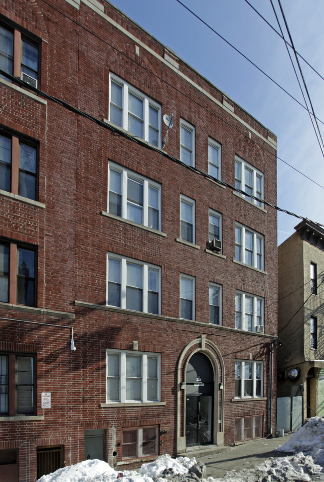 192 Clinton Ave in Jersey City, NJ - Foto de edificio - Building Photo