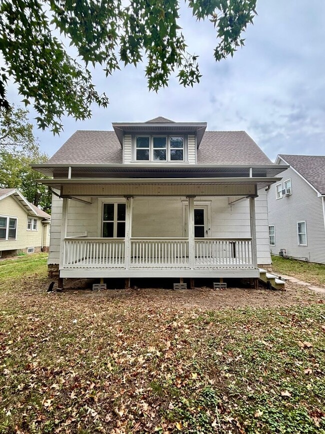 property at 614 Bluemont Ave