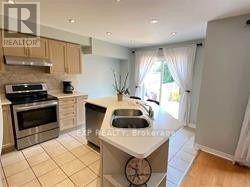 2245 Hummingbird Way in Oakville, ON - Building Photo - Building Photo