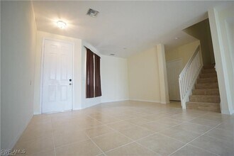 9774 Roundstone Cir in Ft. Myers, FL - Building Photo - Building Photo