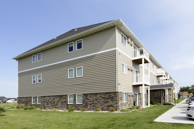 Summit Ridge Apartments in Moorhead, MN - Foto de edificio - Building Photo