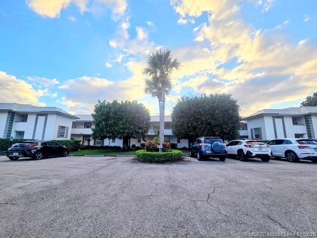 803 SE Central Pkwy in Stuart, FL - Building Photo - Building Photo