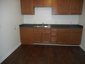 1324 Thomasboro, in Charlotte, NC - Building Photo - Building Photo