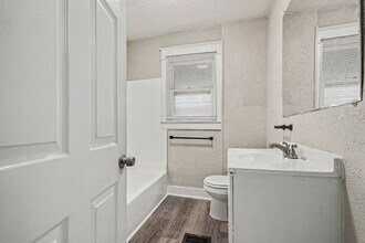 3205 E 31st St in Kansas City, MO - Building Photo - Building Photo