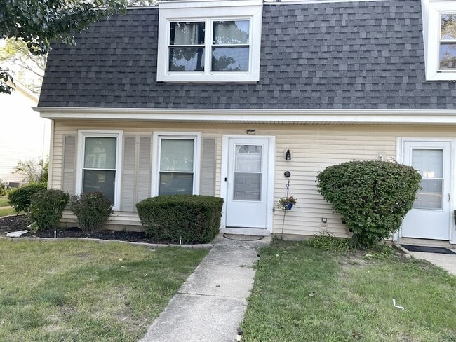 21R Fernwood Dr