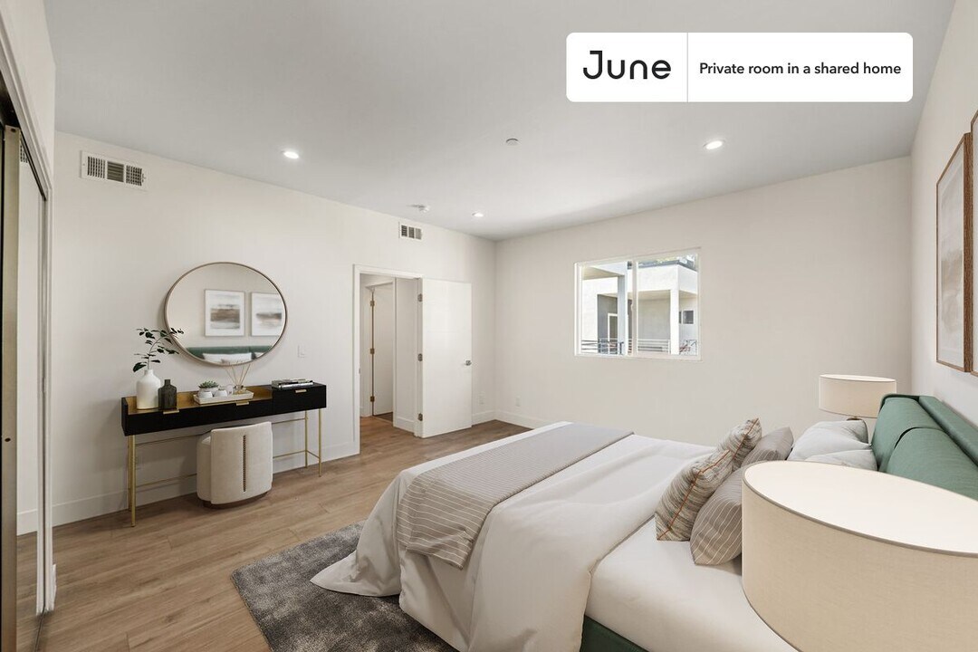 Private bedroom in 4 bed/4 bath Home in Los Angeles, CA - Building Photo