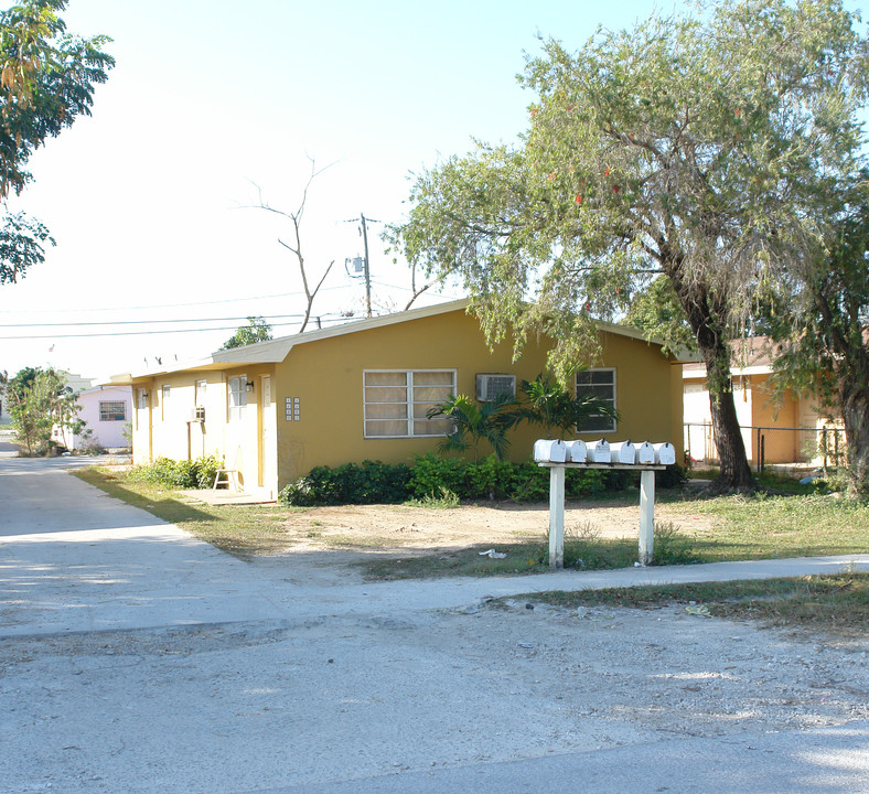 1140-1182 NW 9th St in Homestead, FL - Foto de edificio