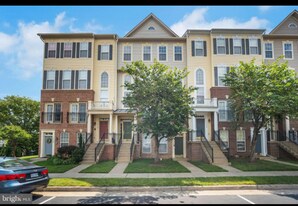 15504 John Diskin Cir in Woodbridge, VA - Building Photo