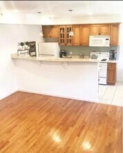 303 S 11th St, Unit 4 in Philadelphia, PA - Building Photo - Building Photo