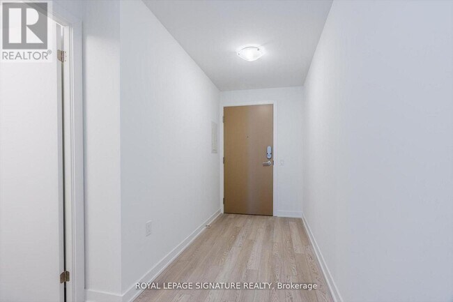 1 Quarrington Lane in North York, ON - Building Photo - Building Photo